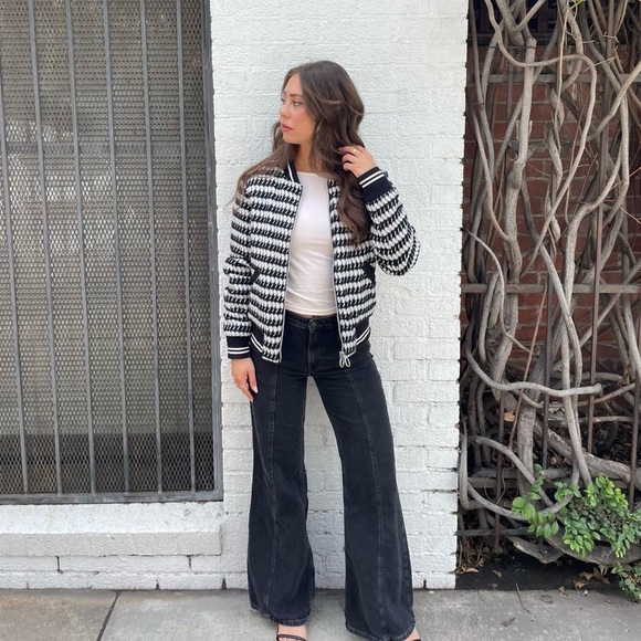 BCBGeneration Reversible quilted Black & white bomber jacket Size small - Picture 5 of 7